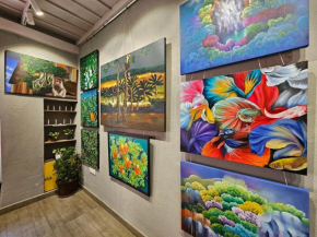 Idha Artists' Gallery - Stay with Art